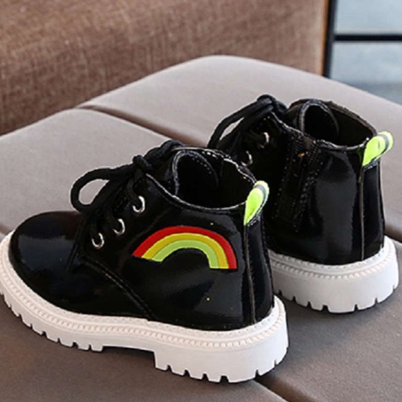 Black Toddler Kids Shoes with Rainbow Design Size 9 - Picture 3 of 5